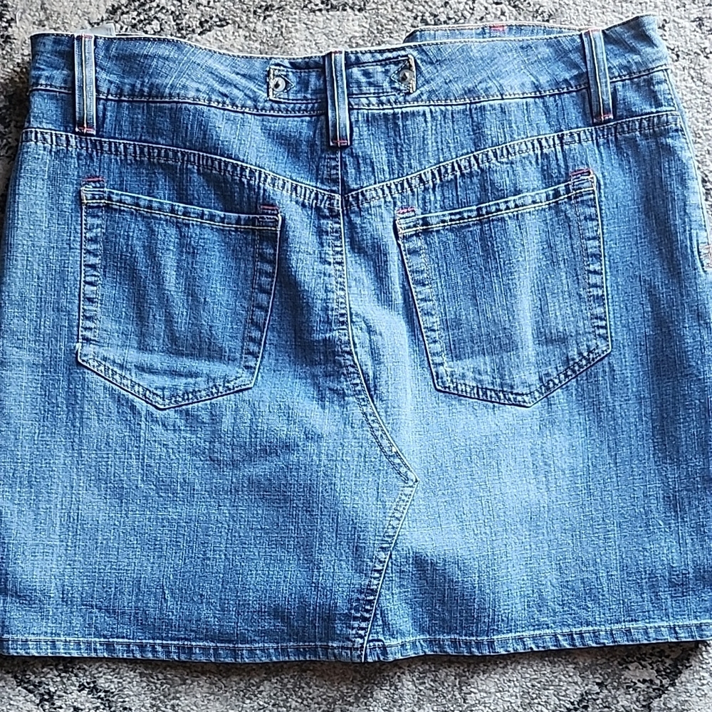 Gloria Vanderbilt Light Blue Denim Mini Skort - Picture 4 of 5